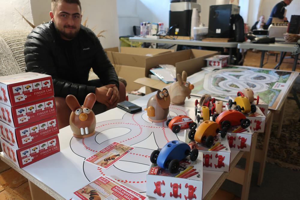 Prodejce hra�ek Finger car na festivalu TURFEST.CZ