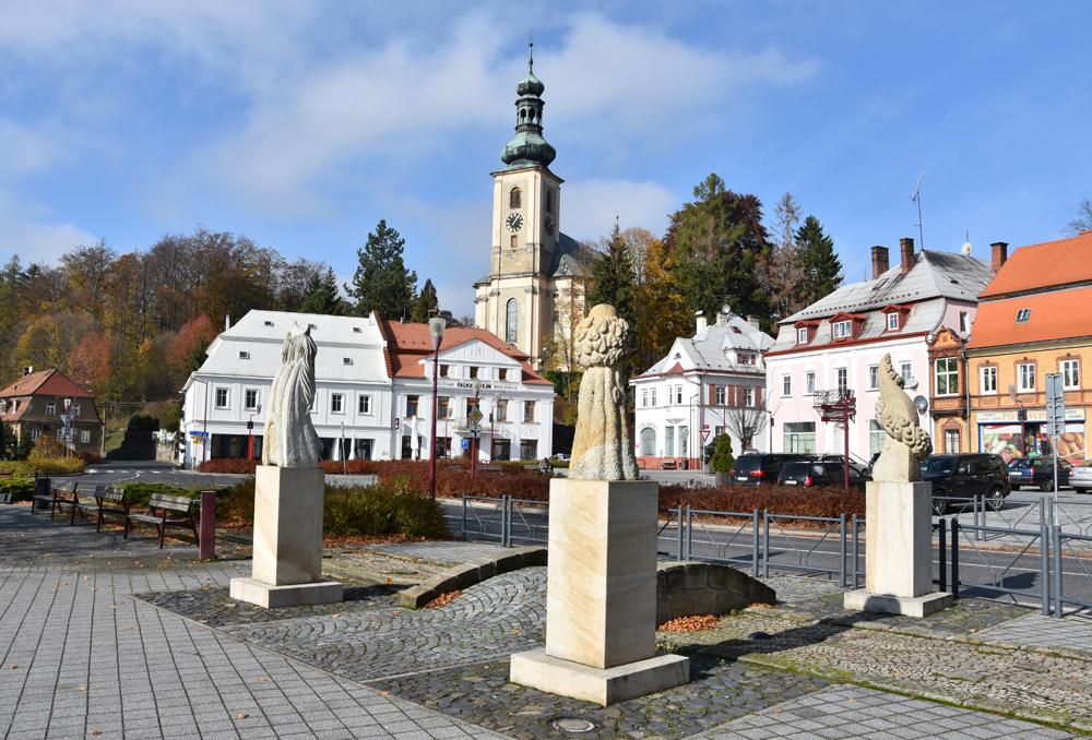 H�ebenovka - K�inick� n�m�st� v Kr�sn� L�p�